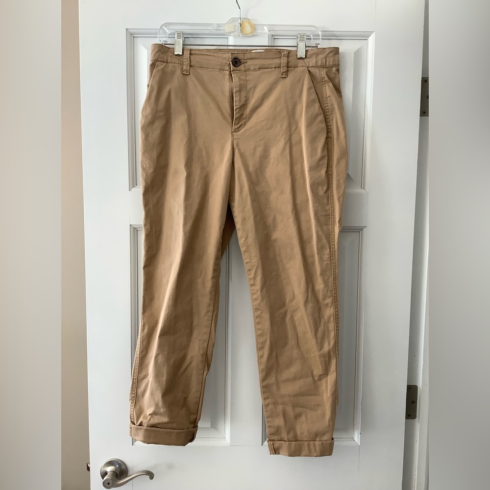 GAP Women’s Girlfriend Khaki Dark Beige